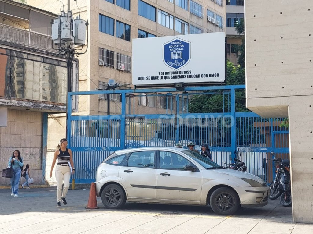 Instalación de mesas en Caracas 26 de julio