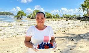 Alma Gonzales, empresaria de dulces de coco en la isla filipina de Siargao