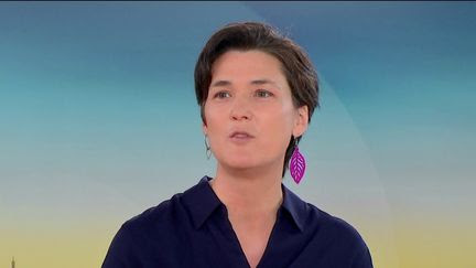 Surconsommation d’anxiolytiques en France : “C’est un signe qui montre que le monde dans lequel on vit devient anxiogène”, observe la psychiatre Anne Sénéquier