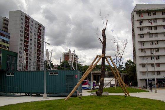 Chavismo apura el paso para entregar obras en Caracas antes de las elecciones presidenciales