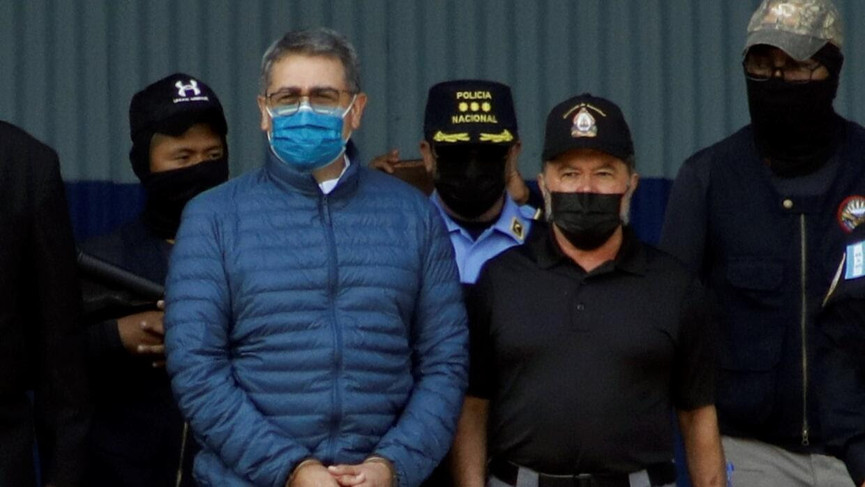 El expresidente de Honduras Juan Orlando Hernández es hallado culpable de narcotráfico en una corte federal de Manhattan