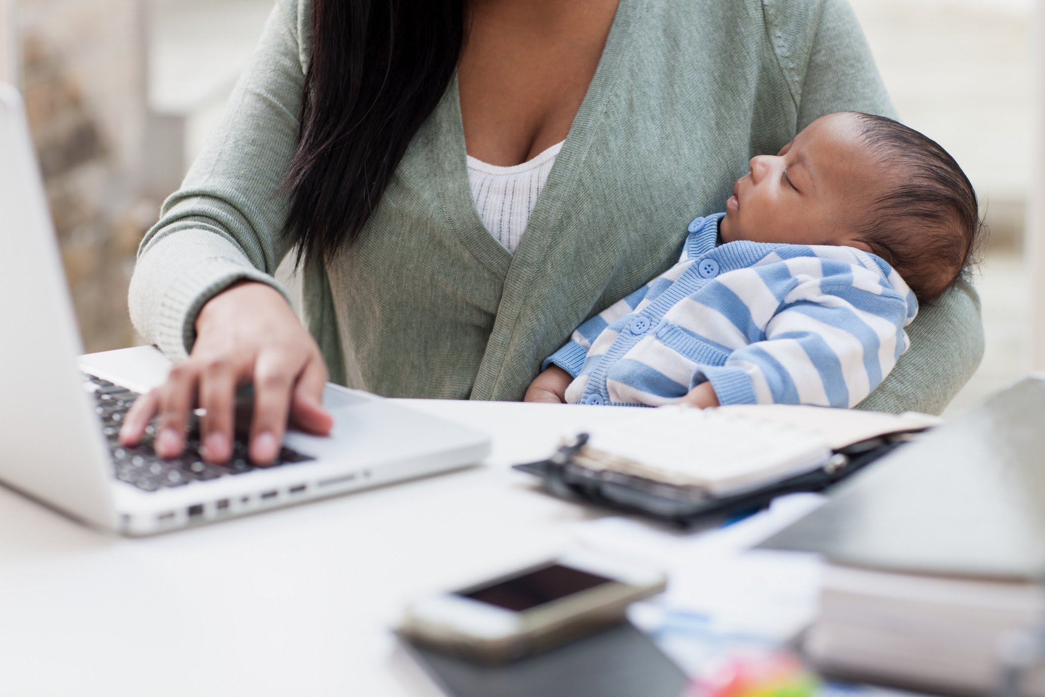 Maternal mortality rates were high in all countries during the peak of the COVID-19 pandemic. Midwifery care, Medicaid expansion and paid leave could improve postpartum health in the U.S., a new report found. (Getty Images)