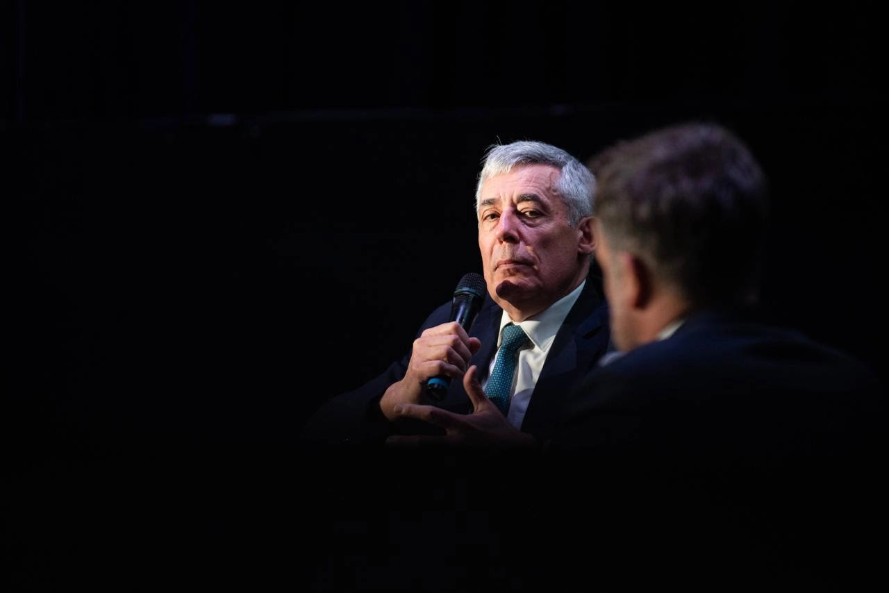 Henri Guaino : "Si Michel Barnier gagne l'opinion, les partis le respecteront... sinon, ils le dévoreront"