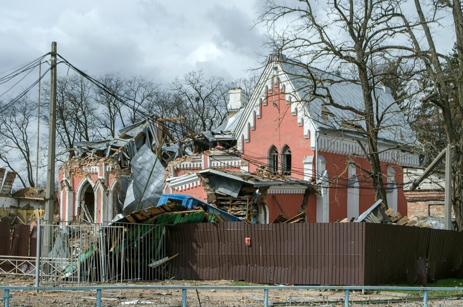 Blisko dwa tysiące obiektów kultury zniszczyli Rosjanie na Ukrainie