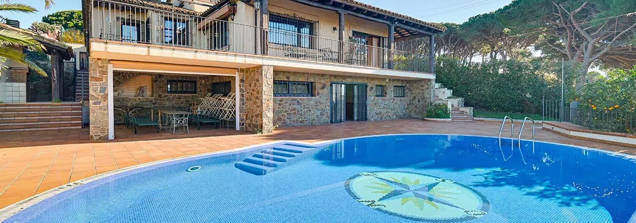 Vivienda en Sant Feliu de Guíxols, Girona - 1.575.000 eur