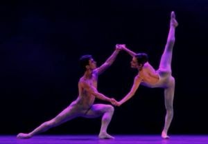As coreografias Cardinal, Paradise Garden e FugA Tecnica compõem o espetáculo com direção de Dalal Achcar