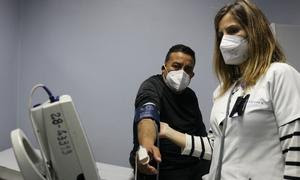 En Chile, los nuevos tratamientos contra la hepatitis permiten que alrededor del 98% de los pacientes se recuperen completamente.
