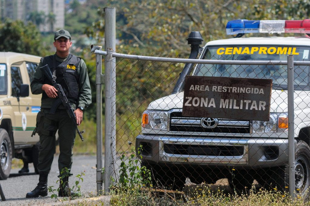 Denuncian retrasos de hasta 750 días para presentación de presos políticos militares