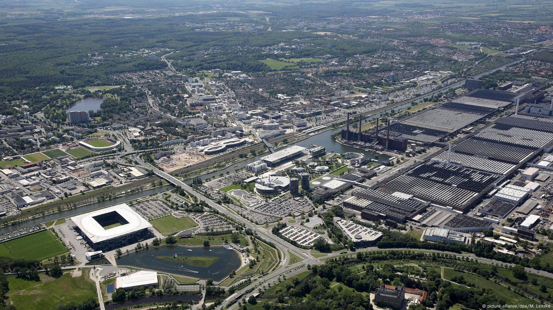 A imagem aérea mostra o extenso parque industrial de Wolfsburg, cidade que fica no norte da Alemanha e tem pouco mais de 120 mil habitantes. A imagem aérea mostra o extenso parque industrial de Wolfsburg, cidade que fica no norte da Alemanha e tem pouco mais de 120 mil habitantes.
