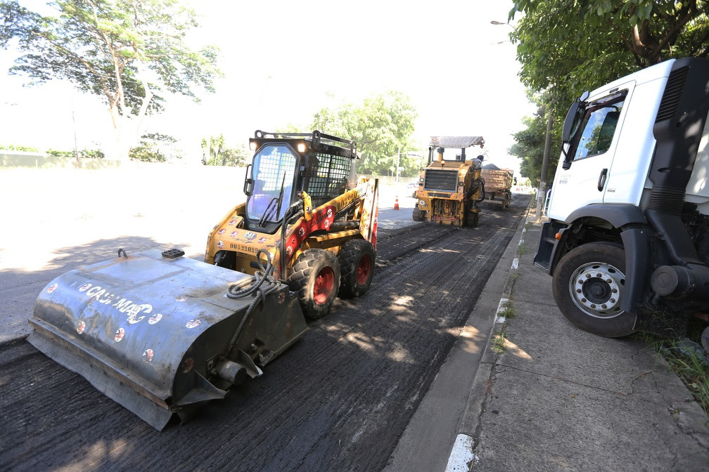 Foto:Mais um trecho da avenida Lix da Cunha terá o pavimento recuperado | Crédito: Adriano Rosa Mais um trecho da avenida Lix da Cunha terá o pavimento recuperado