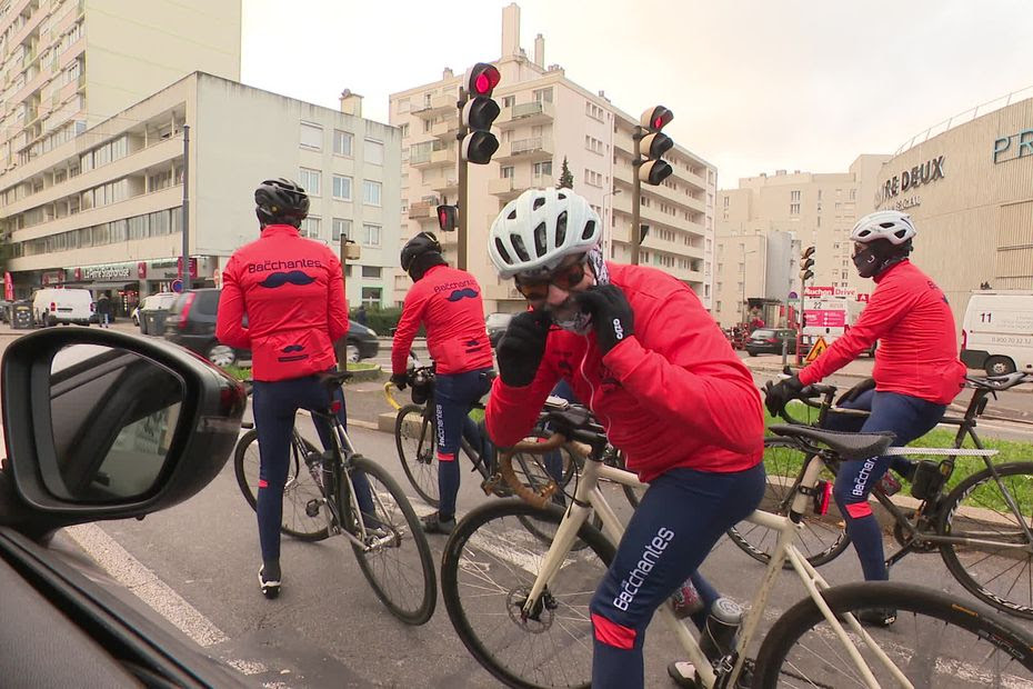 CANCER. ' Personne ne parle de sa prostate dans les pelotons ', cinq retraités traversent à vélo la France pour le Movember