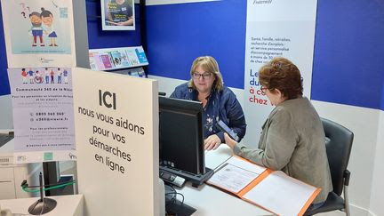 'Chaque fois que je repars, j’ai le sourire jusqu'aux oreilles' : la réussite de France services, qui facilite l'accès aux services publics