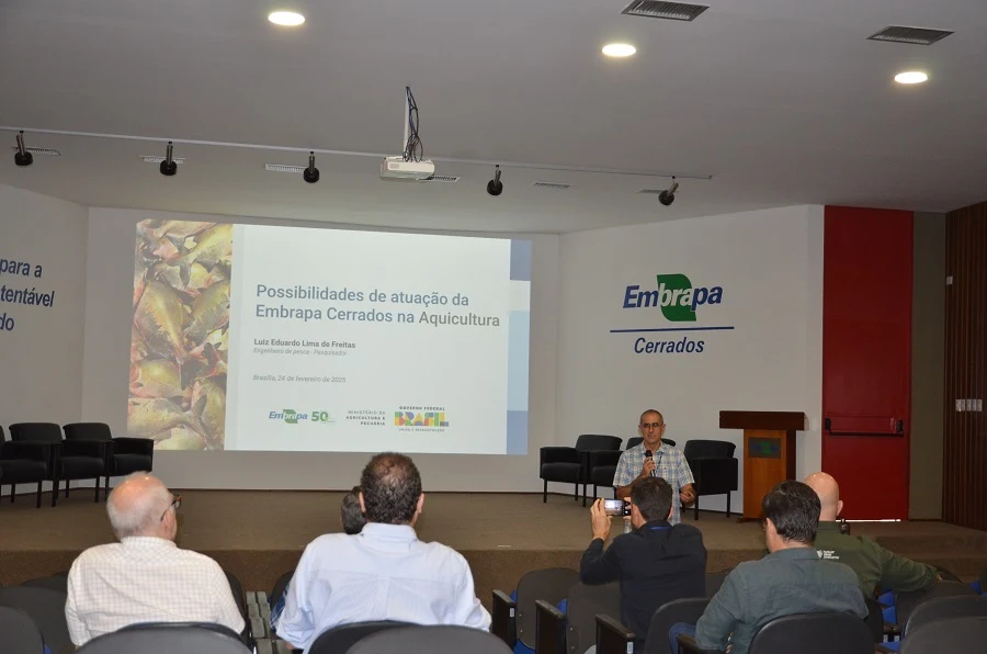 Breno Lobato - Luiz Eduardo Lima apresentou possibilidades para a pesquisa aquícola no Bioma Cerrado