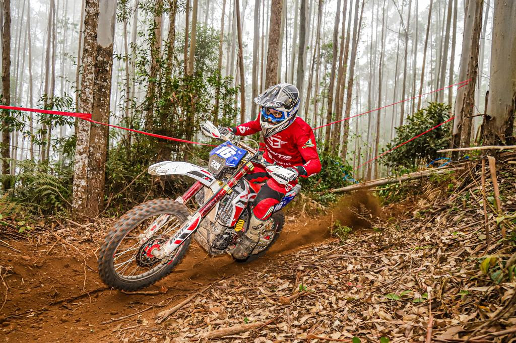 Capixaba é o único piloto do Brasil a competir com uma Fantic XEF 250 Trail (Ney Evangelista)