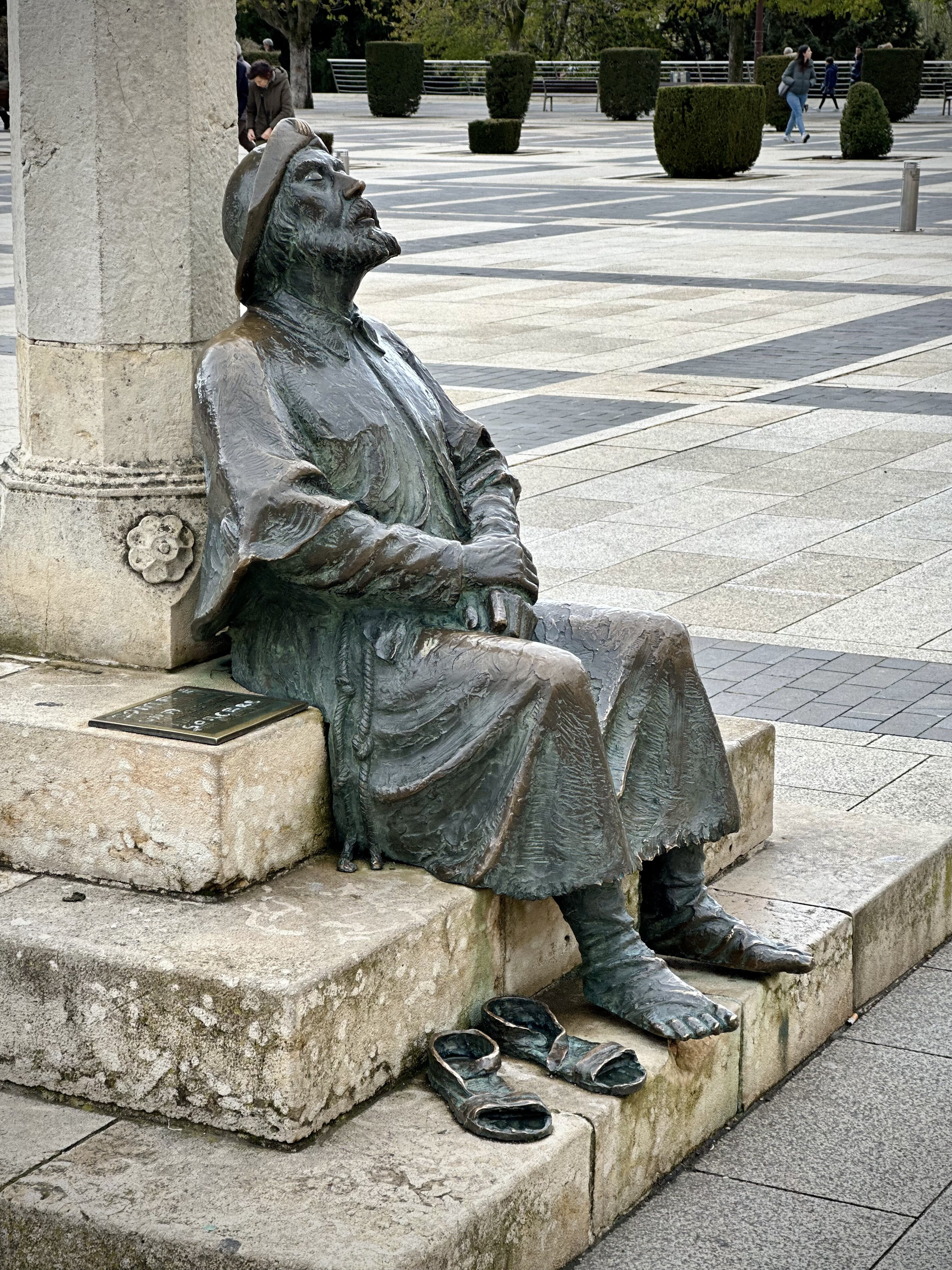 Statue 