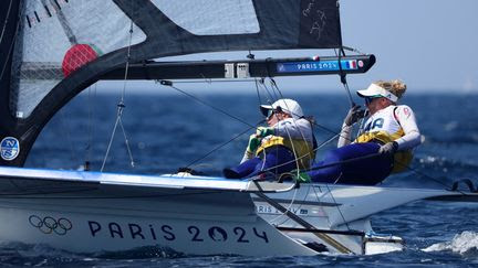 JO 2024 : les Françaises décrochent le bronze en voile, Maxime Grousset et Clément Secchi en demi-finale du 100m papillon, les judokas assurent... Suivez la journée olympique