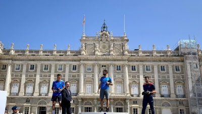 Miles de corredores hacen el itinerario de Felipe VI en el día de su proclamación como Rey cuando se cumplen diez años