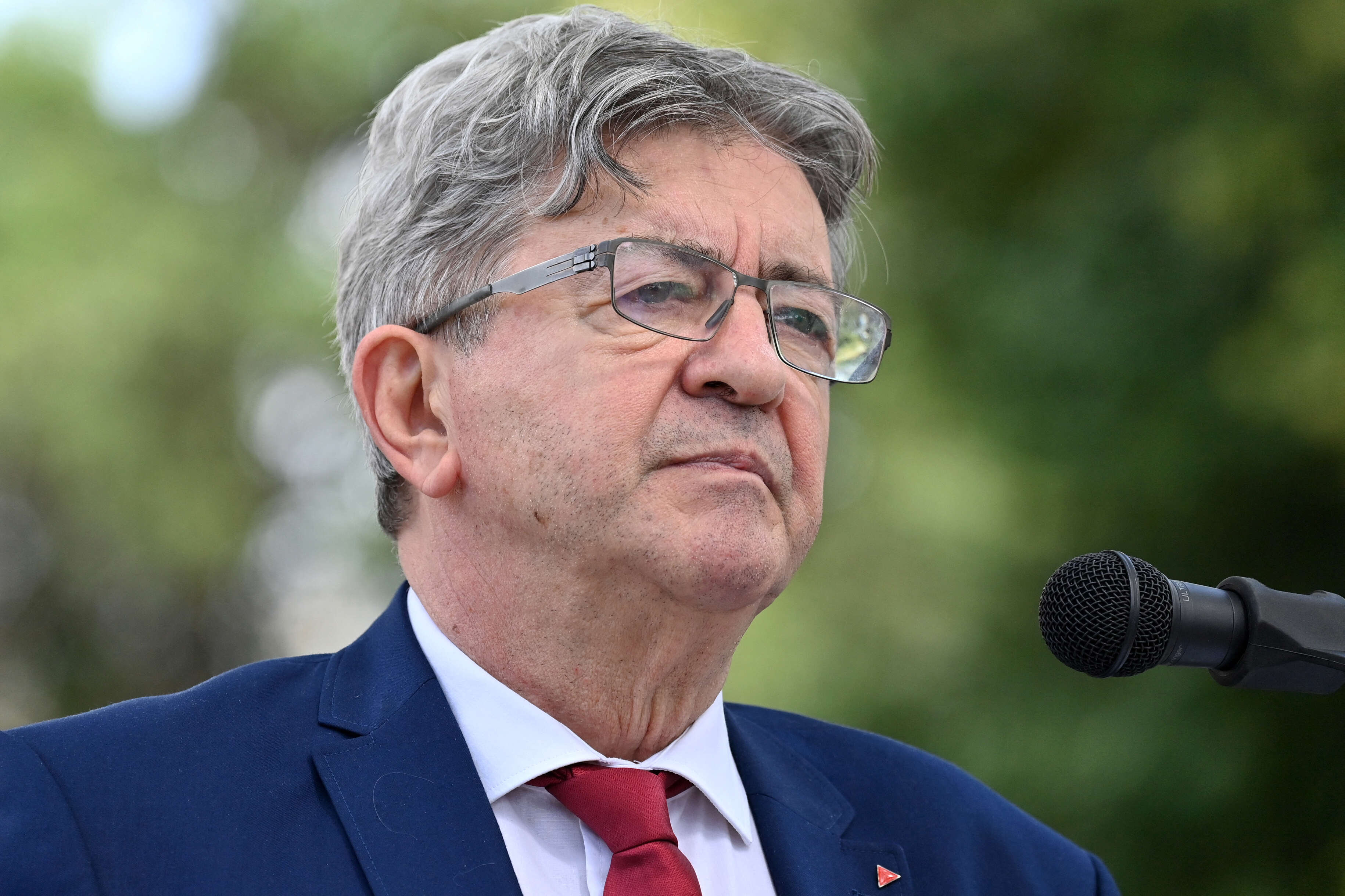 « Qu’il se taise » : Mélenchon joue à l’épouvantail et embarrasse le Nouveau Front populaire