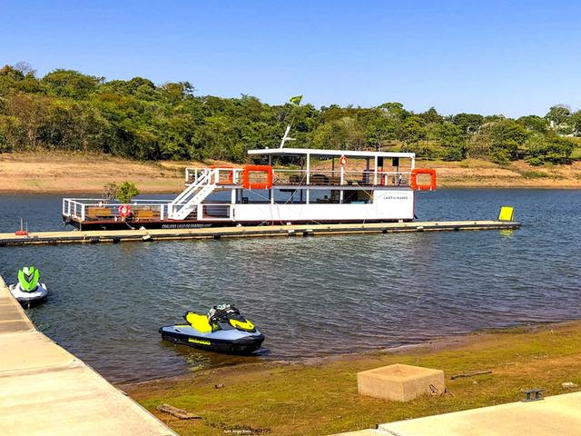 Passeio de Chalana no Lago do Manso foto Sergio Bossa (Divulgação)