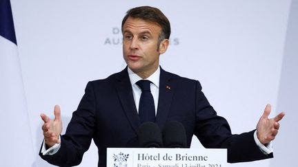 Guerre en Ukraine : Emmanuel Macron estime 'nécessaire' un 'ajustement' du budget de défense en 2025