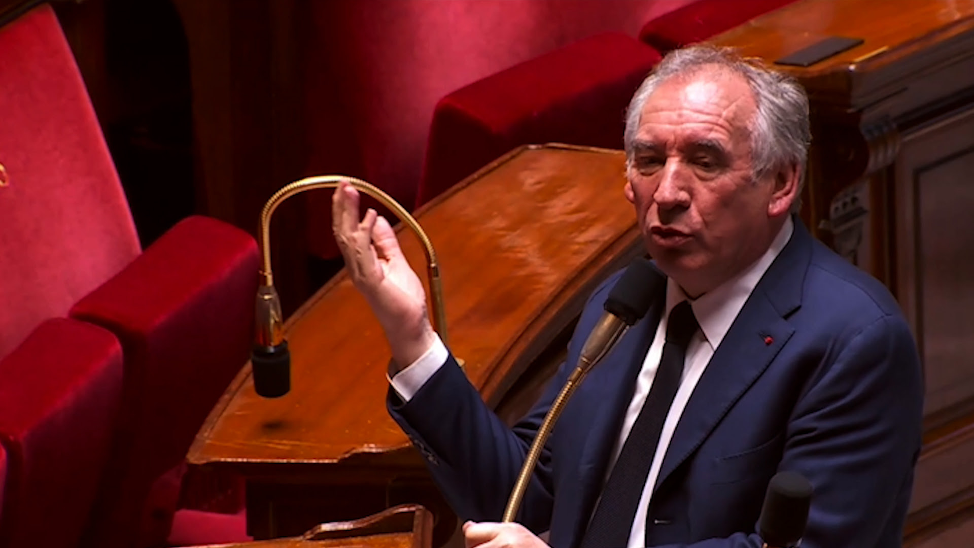 François Bayrou a-t-il oublié que Mayotte est un département français ?