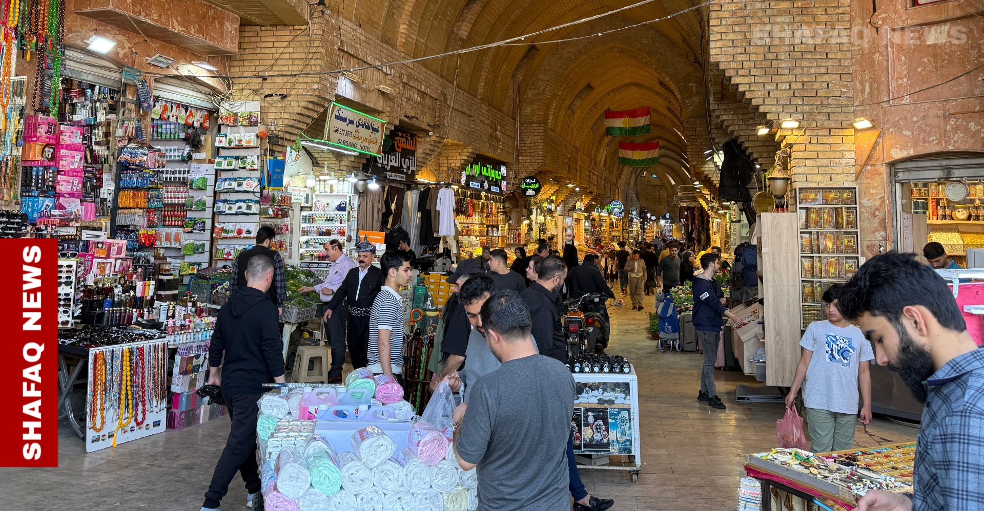 After salaries are paid, Erbil markets are crowded with shoppers before Eid al-Fitr (photos)