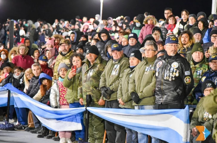 Así se vivió la Vigilia de Malvinas en Río Grande Así se vivió la Vigilia de Malvinas en Río Grande