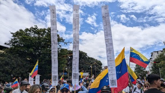 Opositores protestaron en las regiones con actas en mano y civismo