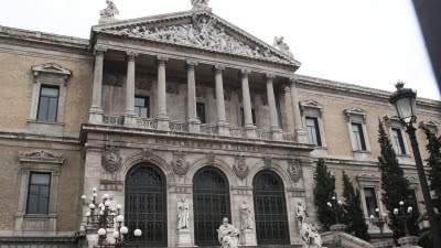 La obra de Manuel Chaves Nogales o Joaquín Álvarez Quintero pasa a ser de dominio público en el catálogo de la BNE