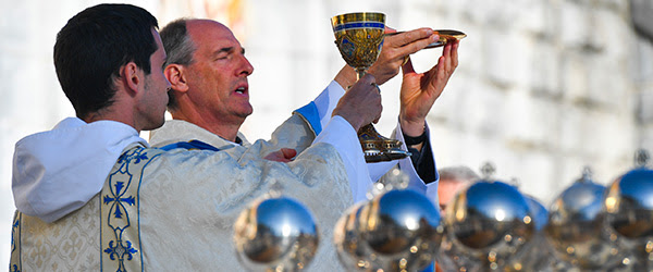 « À LA SUITE DU CHRIST POUR ÊTRE TRANSFIGURES » Du 1er au 9 mai 2024 Neuvaine avec le frère Olivier de Saint-Martin Content