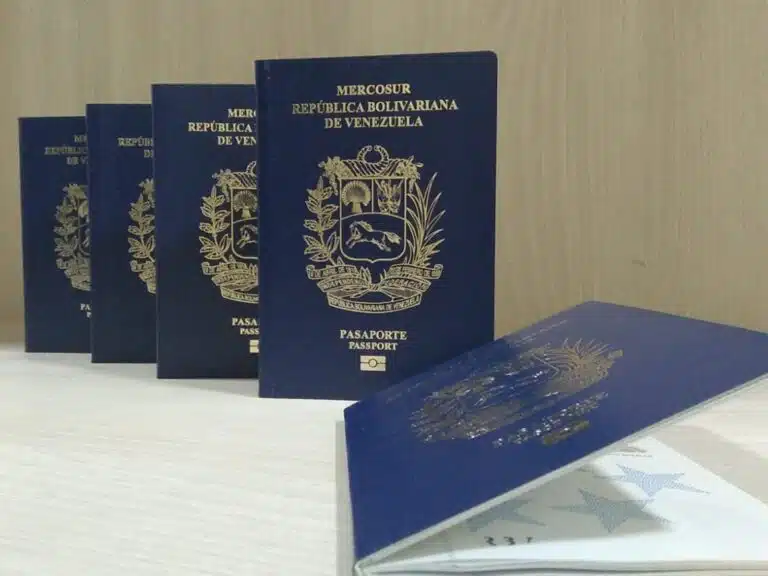 España ya no permitirá pasaportes venezolanos vencidos