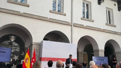 Funcionarios con más de 30 años de trabajo público reciben la insignia de plata de la Comunidad en la Casa de Postas