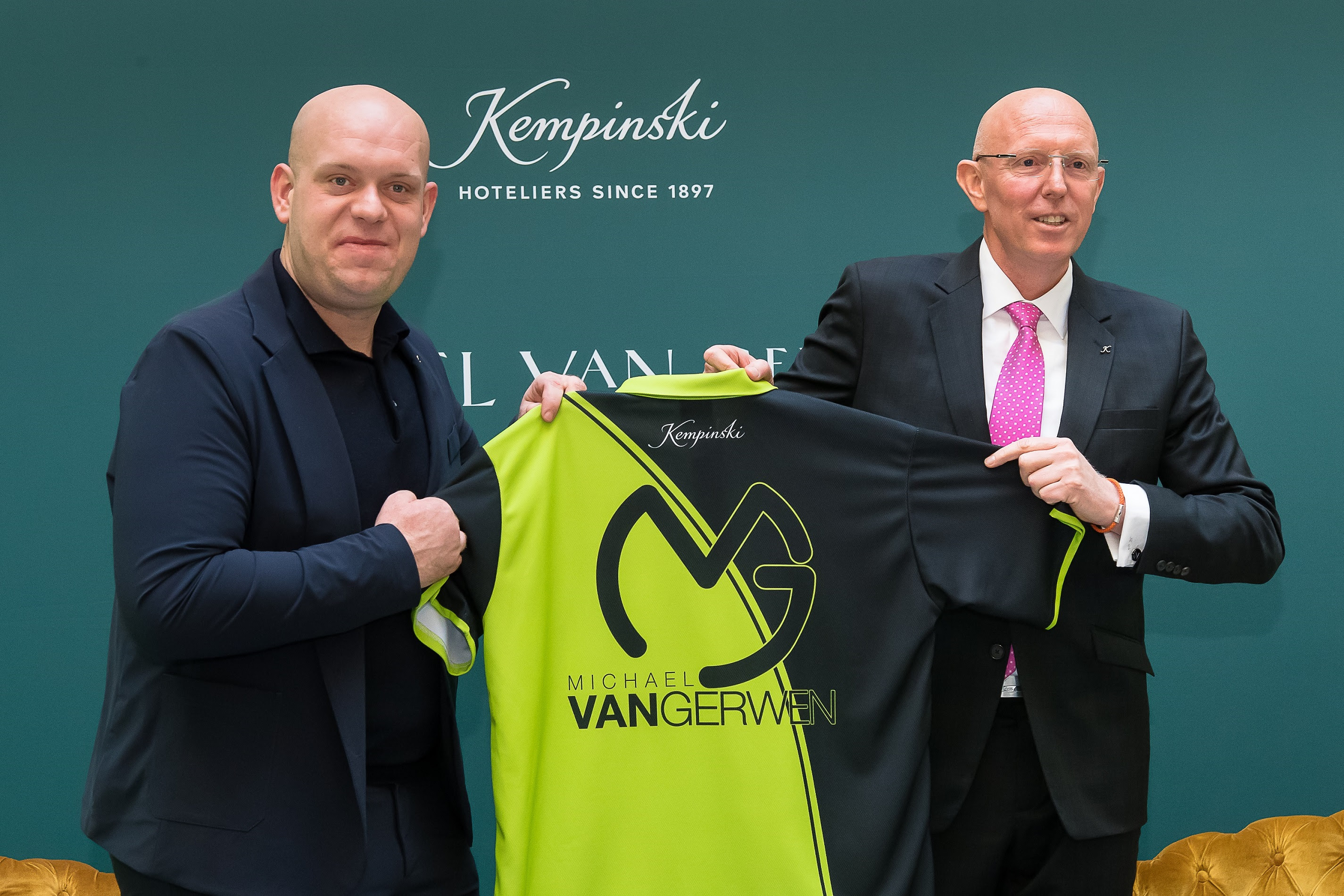 Michael van Gerwen and René Nijhof 4_copyright Kempinski Hotels.jpg