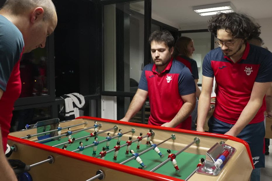 'Un sport convivial et sympa' : dans ce club de baby-foot, on prend ce jeu très au sérieux