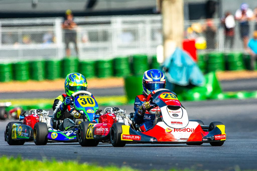 O F4 Júnior de Miguel Silva estava muito rápido para ele vencer novamente (Foto: Leonardo Dias)