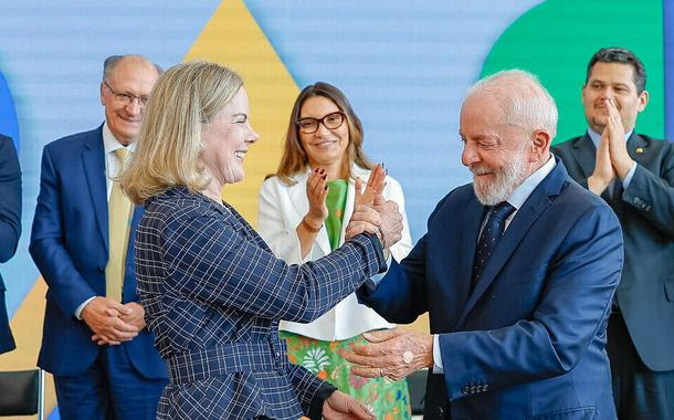 “Lula chegará bem em 2026 e não temos o direito de deixar a extrema-direita voltar”, diz Gleisi