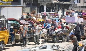 Los habitantes de Gaza siguen buscando lugares seguros donde refugiarse.