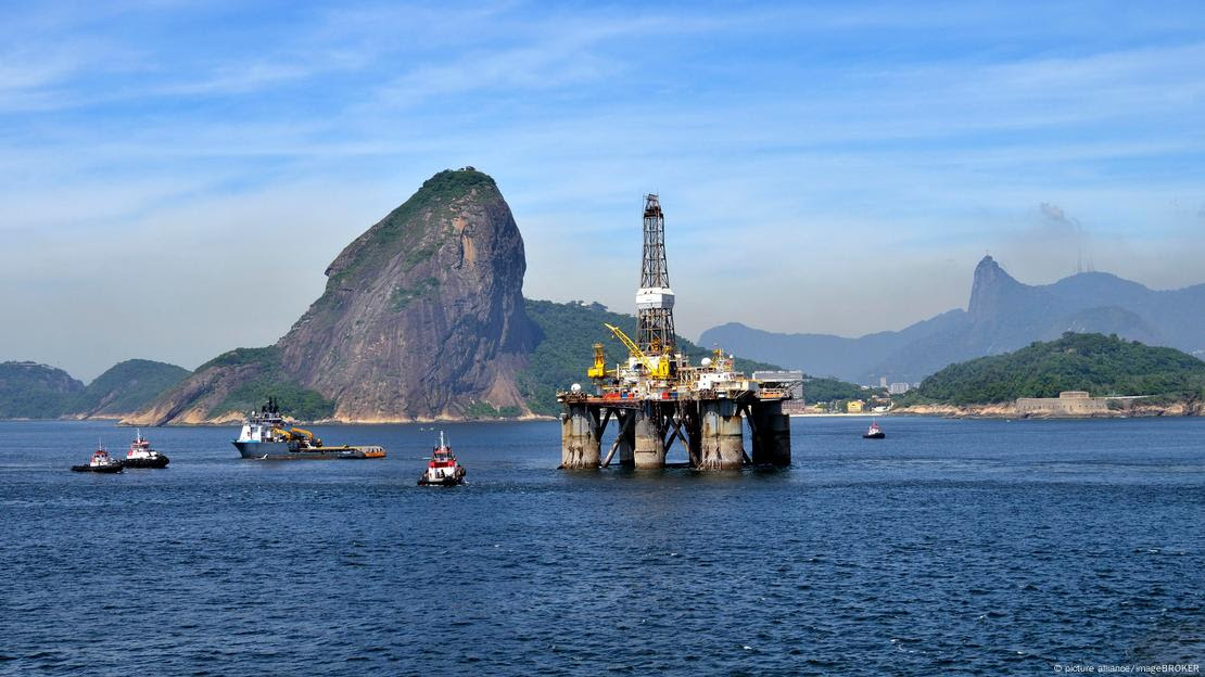 Antiga plataforma de petróleo da Petrobras em Niterói, no Rio de Janeiro