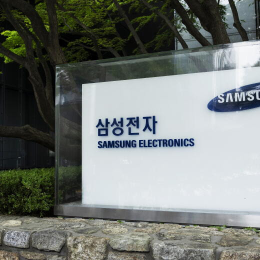 epa11394747 People talk next the signage of Samsung electronice as members of the National Samsung Electronics Union (NSEU) gather during a rally in front of the company headquarters in Seoul, South Korea, 07 June 2024. About 28,000 members of the National Samsung Electronics Union (NSEU) set to collectively take the day off on 07 June; the organization will not disclose the number of workers joining the walkout, saying the decision should be made voluntarily, Son Woo-mok, chief of the National Samsung Electronics Union (NSEU) said. EPA/JEON HEON-KYUN