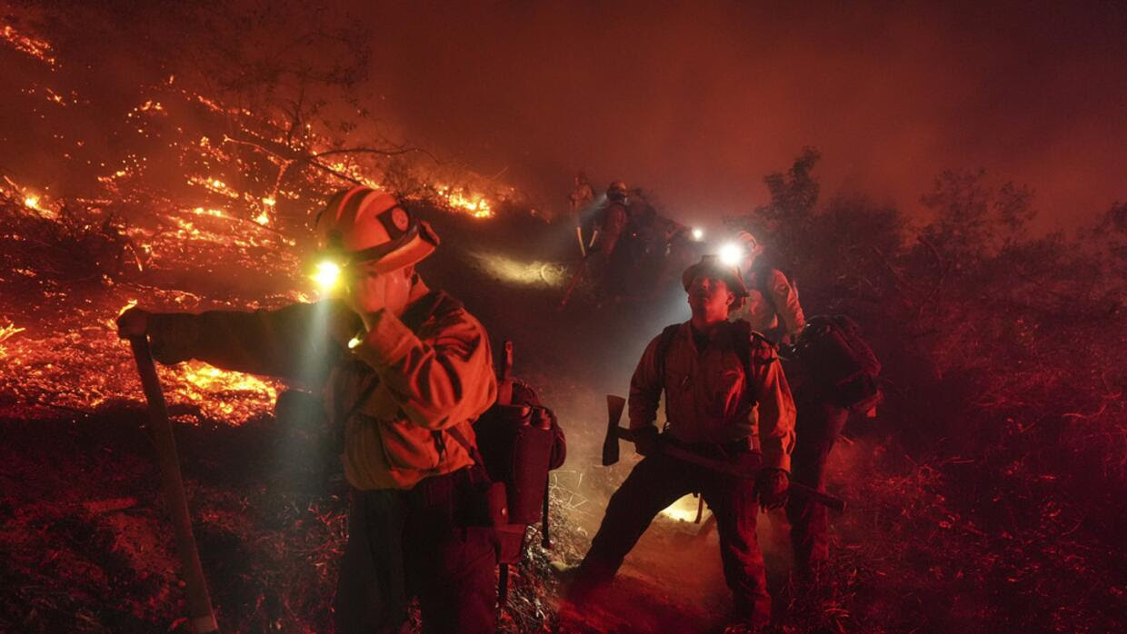 El sur de California enfrenta otro día de peligro por los fuertes vientos: reportan nuevos incendios en San Diego