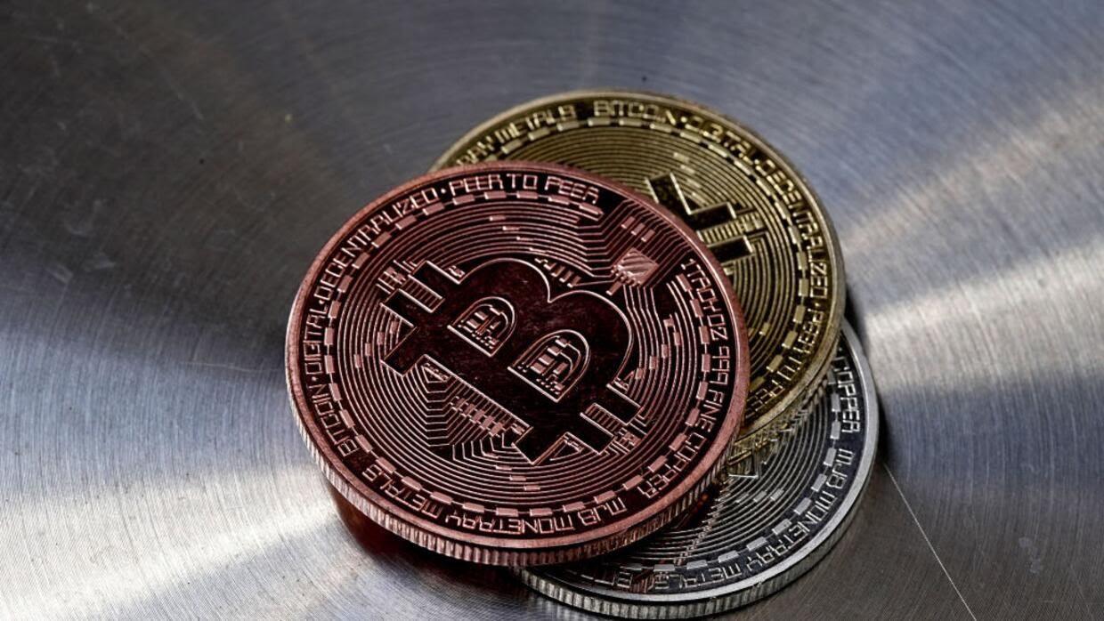 Qué hay detrás de la explosión del precio del bitcoin y qué riesgos implica