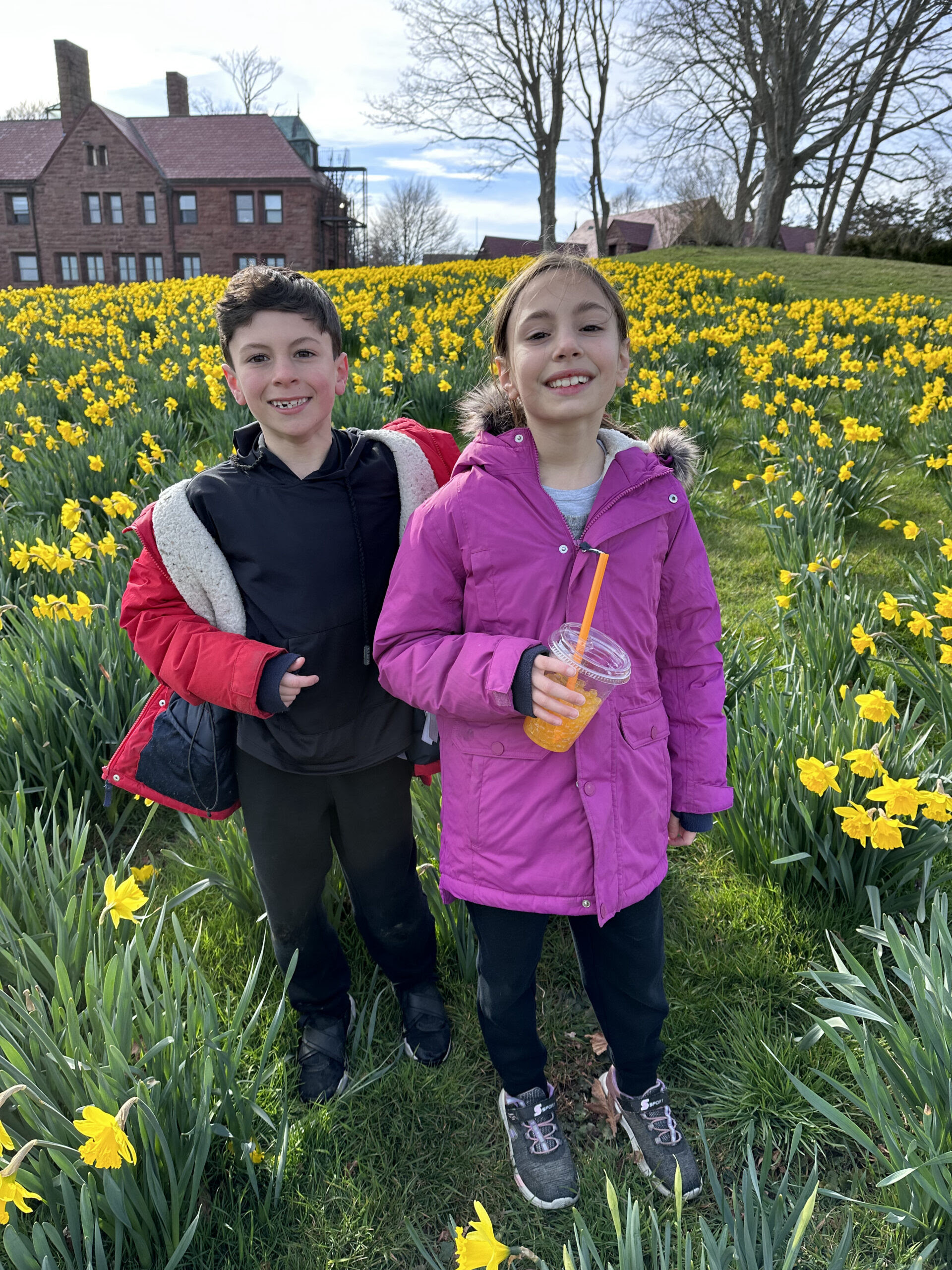 Newport' Cliff Walk in spring time with the kids