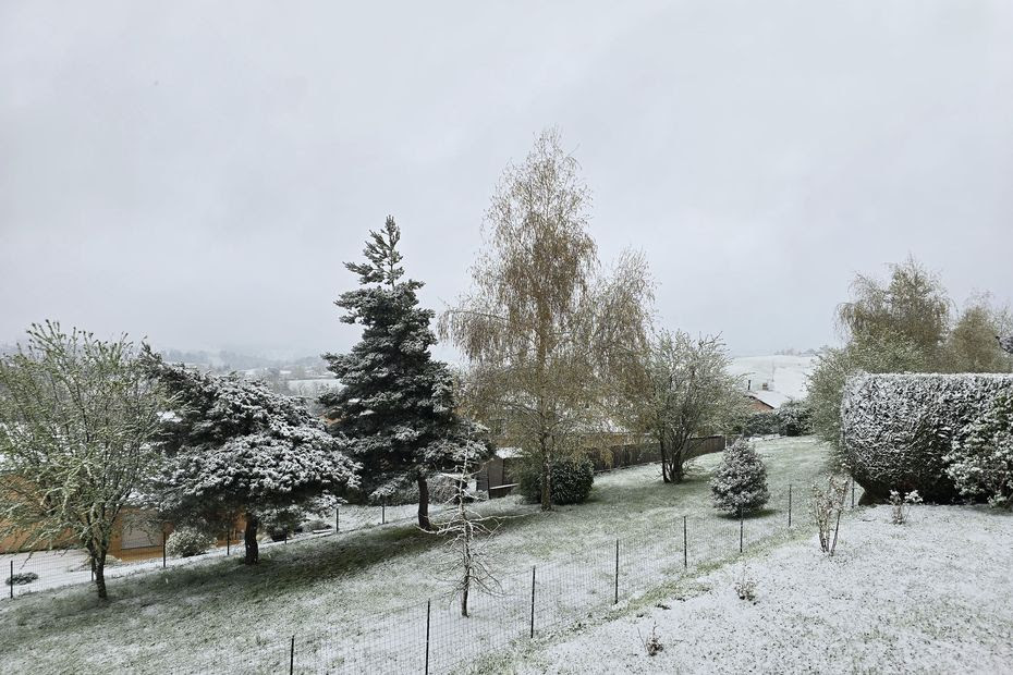 PHOTOS. Quand la neige s’invite au mois d’avril en Auvergne