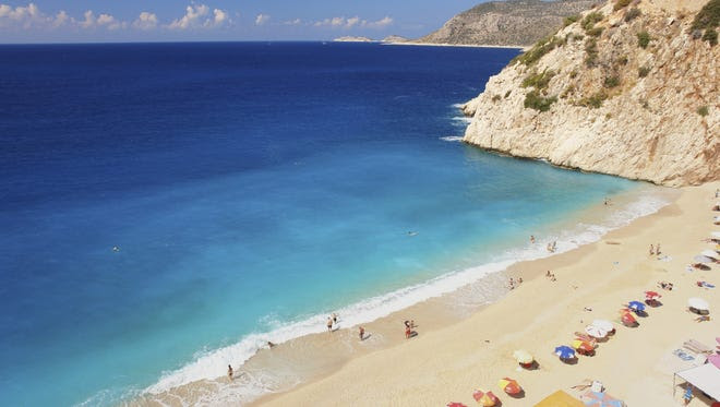 Kaputa Beach es uno de los destinos de playa más populares de Turquía, y con razón.