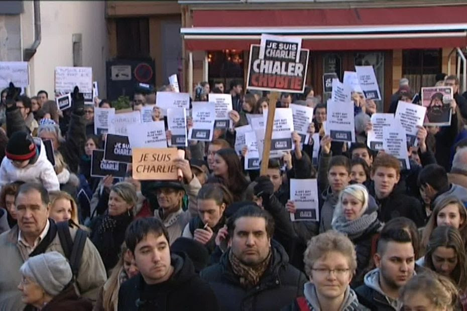 EN IMAGES. Charlie Hebdo : dix ans après l’attentat, retour sur des mobilisations inédites dans les Alpes