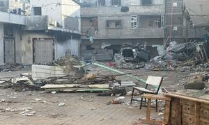 Ataques aéreos causan destrozos en los alrededores del hospital Kamal Adwan, en el norte de Gaza, el 25 de octubre de 2024.