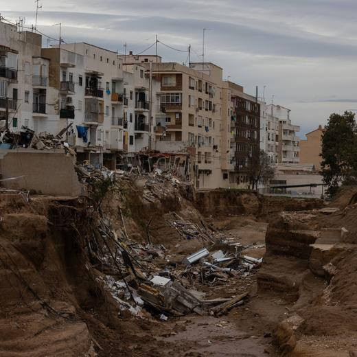 Two weeks have passed since the passage of the DANA in the province of Valencia Damage caused by the Dana in the Barranco de Chiva, on November 12, 2024, in Chiva, Valencia, Comunidad Valenciana Spain On October 29, a DANA devastated the province of Valencia The result to date of the worst cold drop in the country in the century is 214 fatalities, Meanwhile, the ante mortem offices set up by the National Police and the Civil Guard in collaboration with forensic doctors have counted 23 missing persons 12 NOVEMBER 2024 DANA COMUNIDAD VALENCIANA ESTRAGOS RESCUE VOLUNTEERS Alejandro MartÃ­nez VÃ© Chiva, Valencia Comunidad Valen Chiva, Valencia Comunidad Valen Valen Spain PUBLICATIONxNOTxINxESP Copyright: xAlejandroxMartinezxVÃƒ lezx 6336419