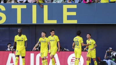 El Villarreal corta la racha del Espanyol y regresa a puestos 'Champions'