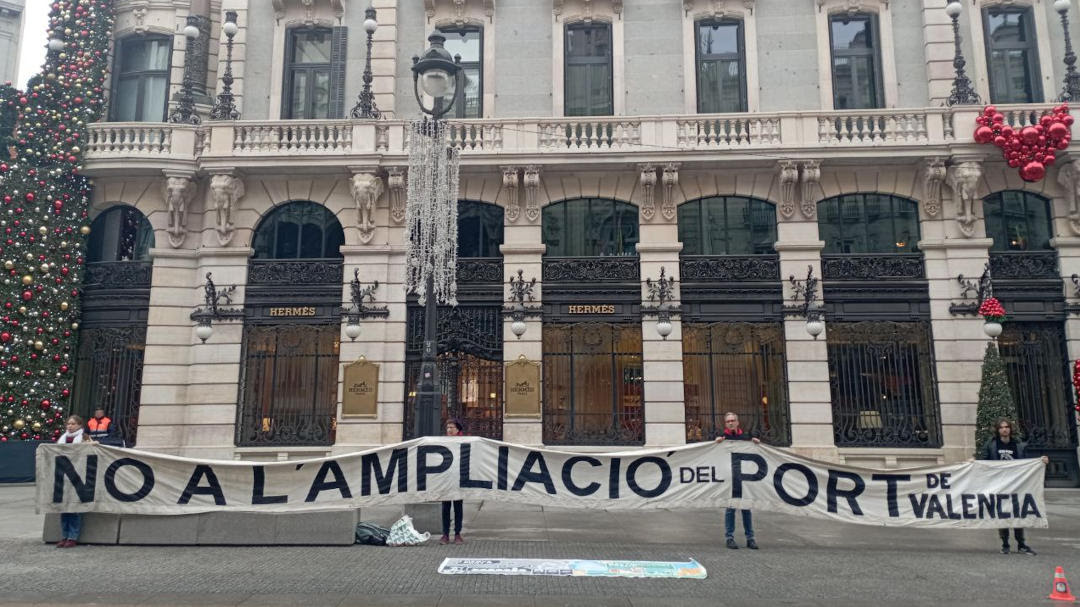 Concentración en Madrid contra la ampliación del Puerto de València