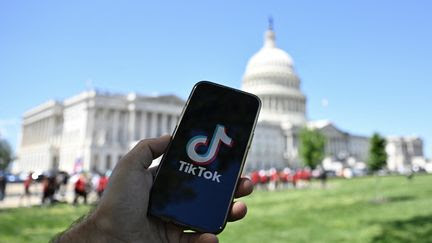 TikTok : trois questions sur le nouveau projet de loi américain qui menace d'interdire le réseau social aux Etats-Unis